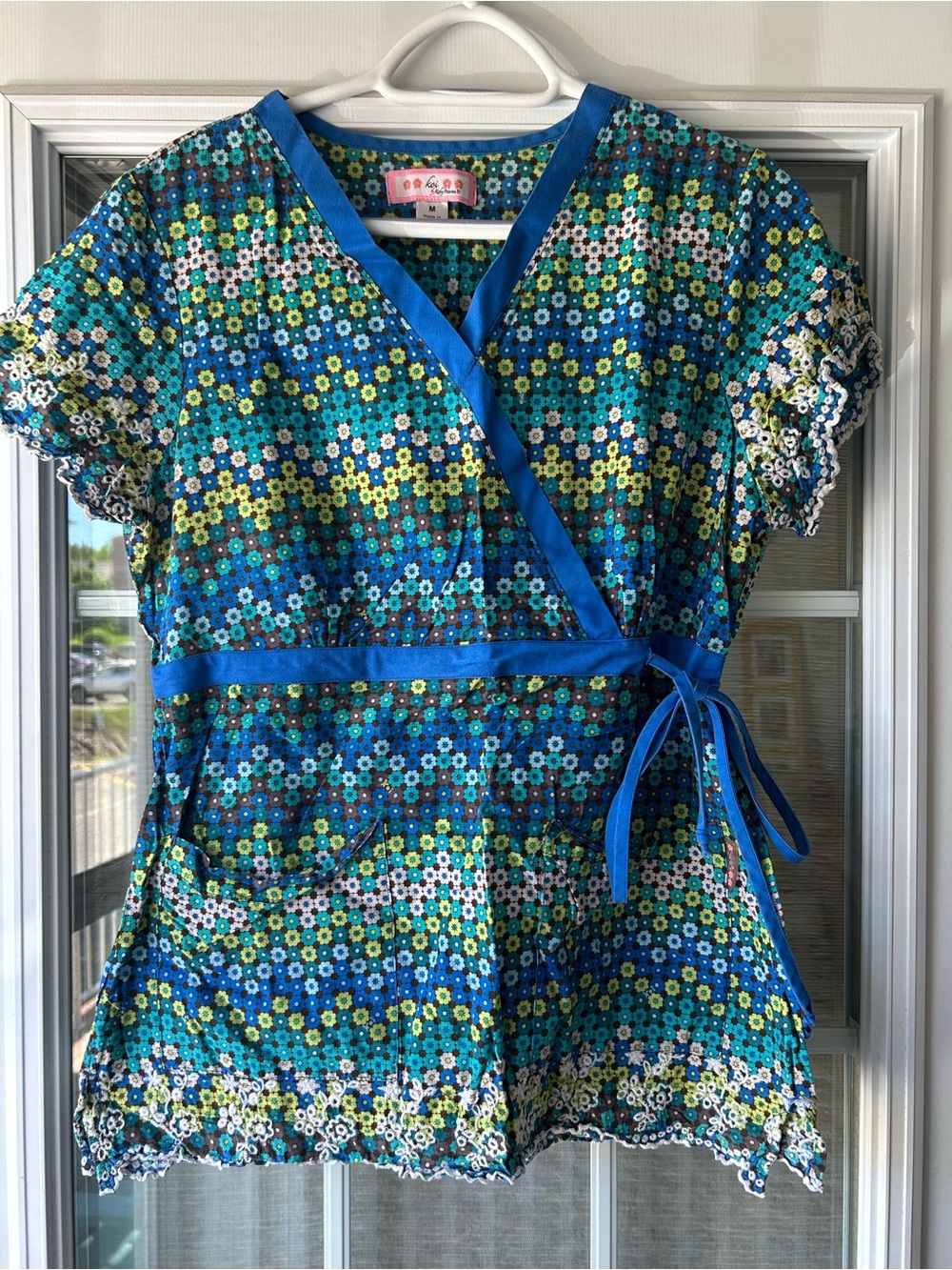 koi Floral Print Wrap Scrub Top in Blue, Teal, White